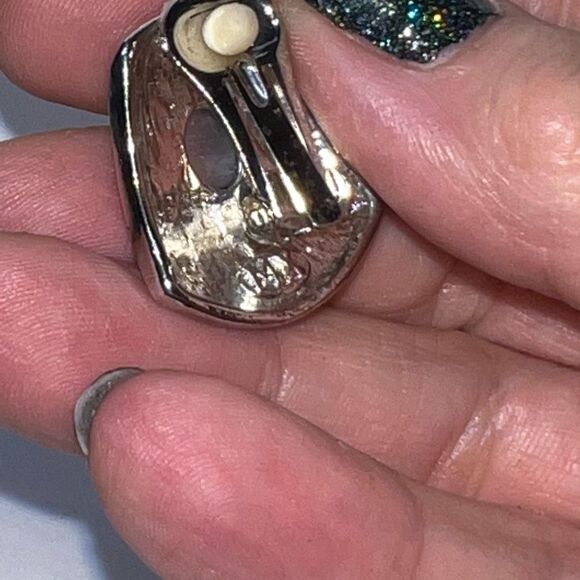 Vintage MX Signature Clip‎ on Earrings - Picture 8 of 9